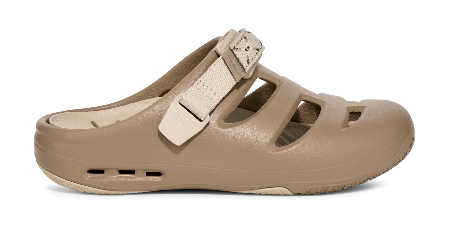 ApreAqua Closed-Toe Water Sandal